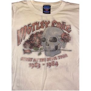 Junk Food Vintage Motley Crue shirt “Looks that Kill”